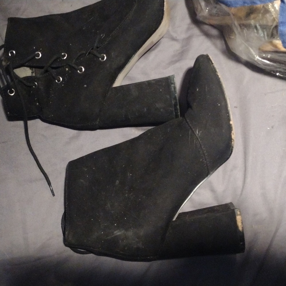 Osos black ankle bootie